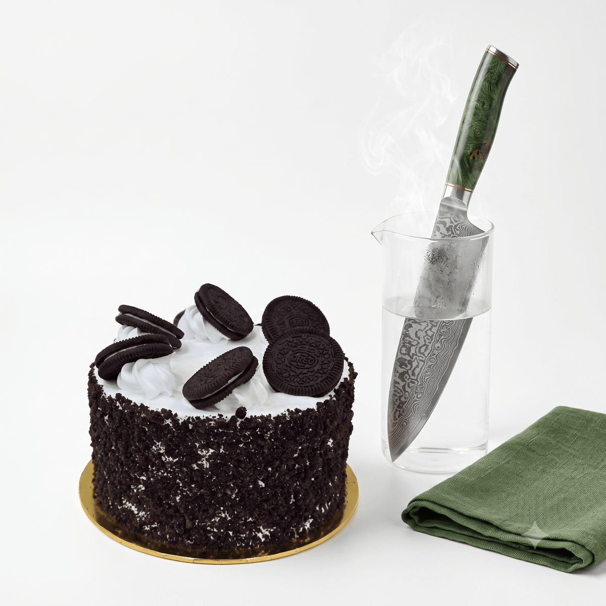 A 15cm Oreo Ice Cream Cake v2 with cookies and cream and Oreo base by SK Homemade Cakes.