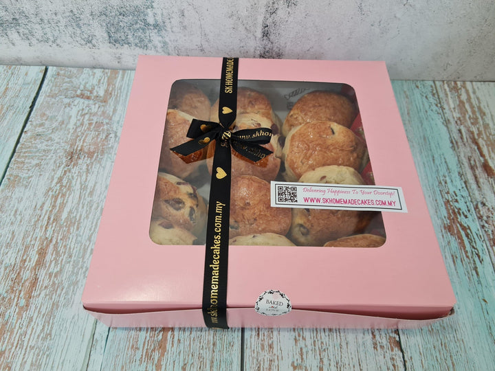 Cranberry Scone Gift Box (Available Daily) - SK Homemade Cakes-6pc in Gift Box--